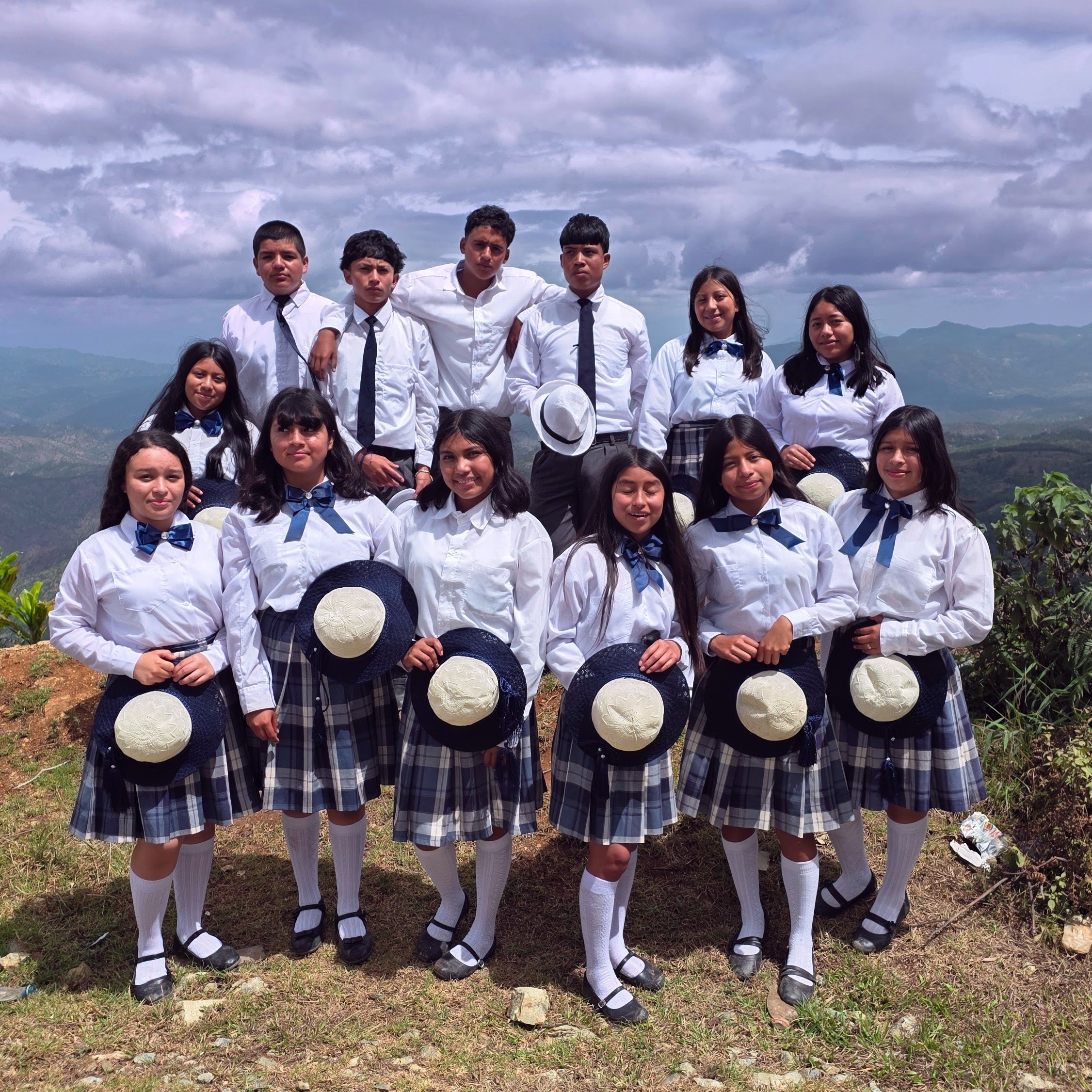 Tres años creciendo juntos -Promocion Tercero Basico 2026
